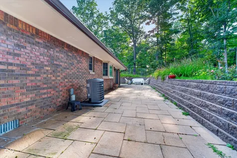 8942 Briarclift Road Indianapolis IN 46256