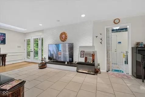 8942 Briarclift Road Indianapolis IN 46256