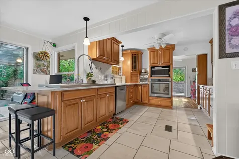 8942 Briarclift Road Indianapolis IN 46256