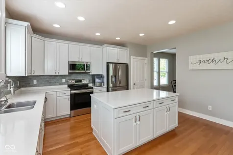 7149 Wilshire Way Avon IN 46123