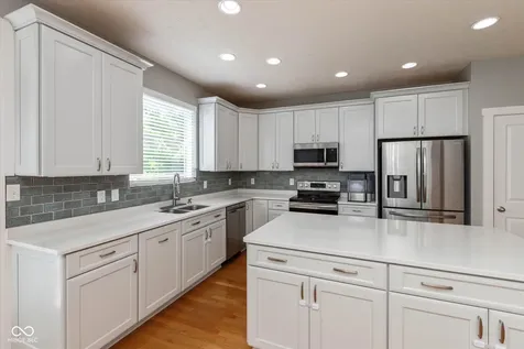 7149 Wilshire Way Avon IN 46123