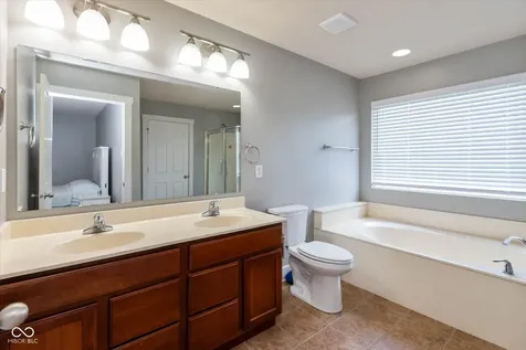 7149 Wilshire Way Avon IN 46123