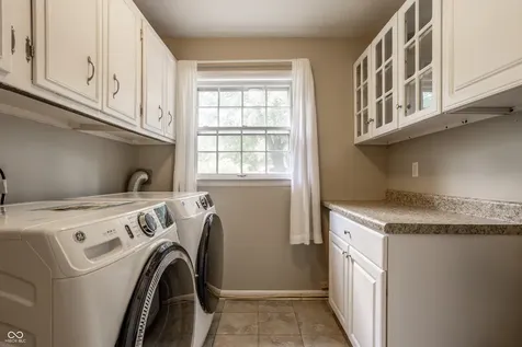 5314 E 74th Place Indianapolis IN 46250