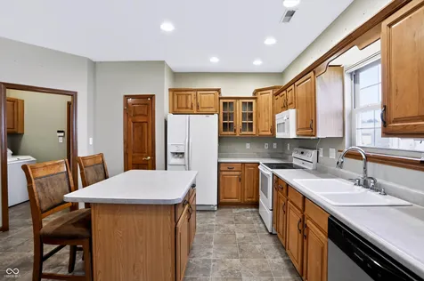 1636 Fairfield Circle Greenfield IN 46140