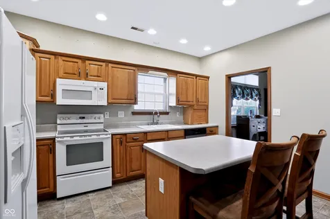 1636 Fairfield Circle Greenfield IN 46140