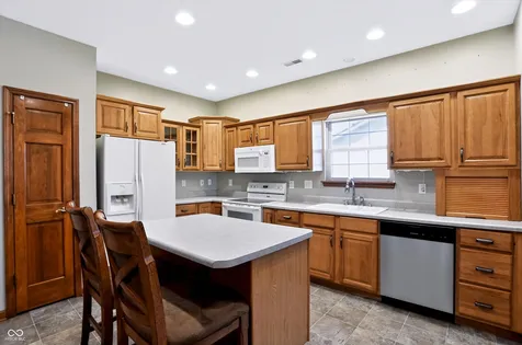 1636 Fairfield Circle Greenfield IN 46140