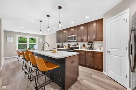 731 Maple Avenue Seymour IN 47274