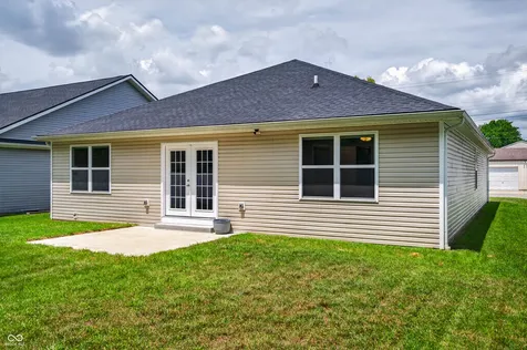 731 Maple Avenue Seymour IN 47274