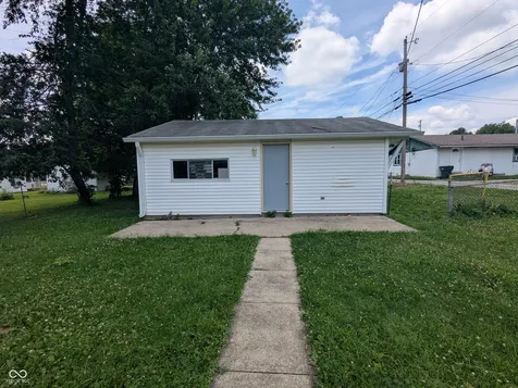6733 S Cross Street Pendleton IN 46064