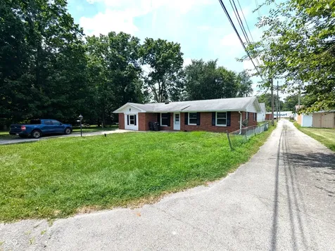 6733 S Cross Street Pendleton IN 46064