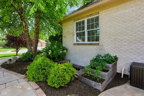6244 Mack Farm Lane Indianapolis IN 46237