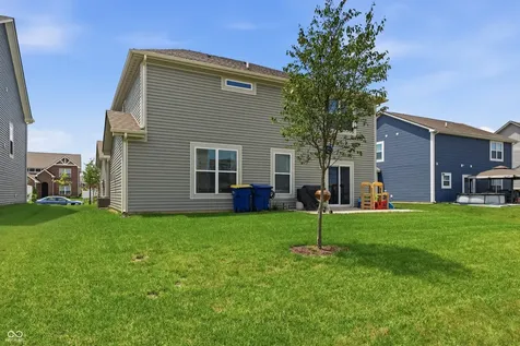 5693 Terracotta Trace Mccordsville IN 46055