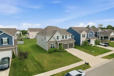 5693 Terracotta Trace Mccordsville IN 46055
