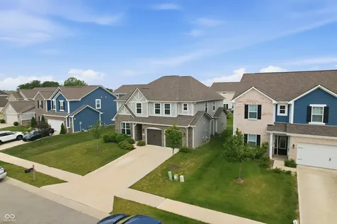5693 Terracotta Trace Mccordsville IN 46055
