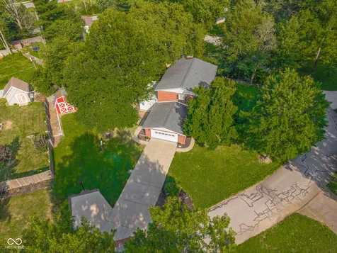 9231 N Cherry Hills Drive Columbus IN 47201