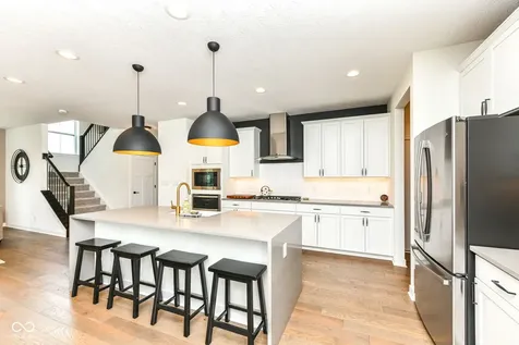 6923 Pine Vail Boulevard Mccordsville IN 46055