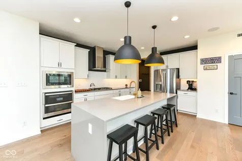 6923 Pine Vail Boulevard Mccordsville IN 46055