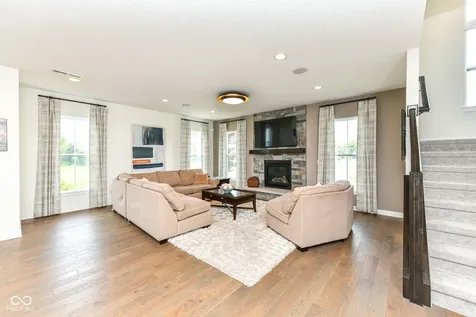 6923 Pine Vail Boulevard Mccordsville IN 46055