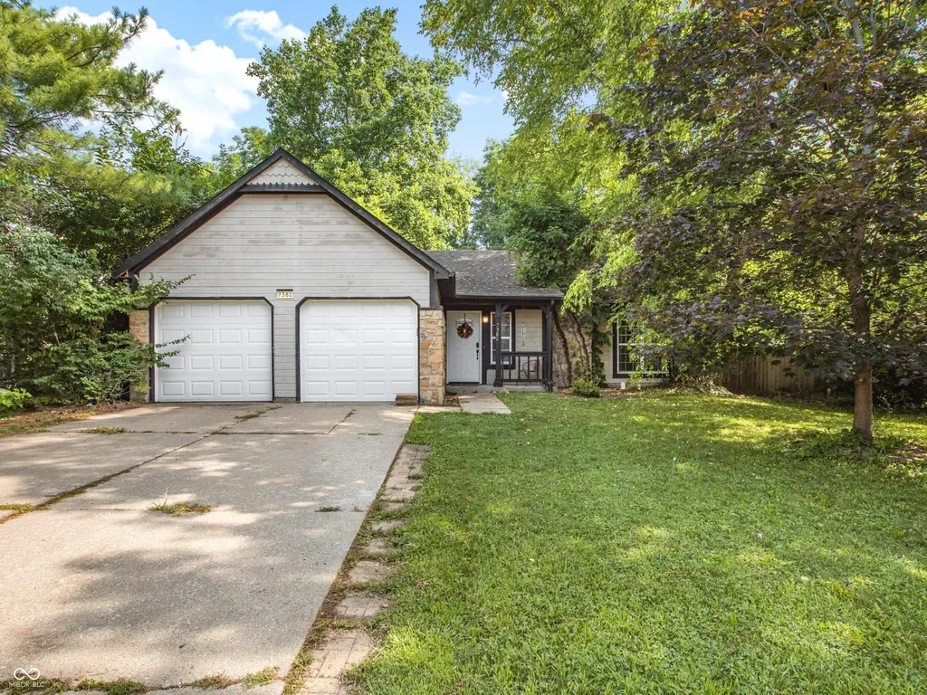 7382 Benoit Drive Indianapolis IN 46214