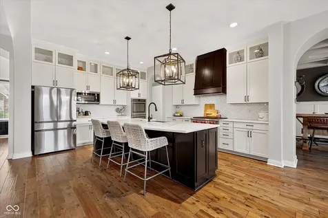 2689 E High Grove Circle Zionsville IN 46077