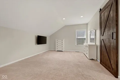 2689 E High Grove Circle Zionsville IN 46077