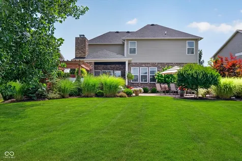 2689 E High Grove Circle Zionsville IN 46077