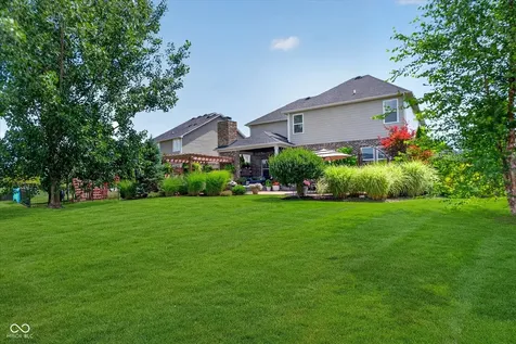2689 E High Grove Circle Zionsville IN 46077
