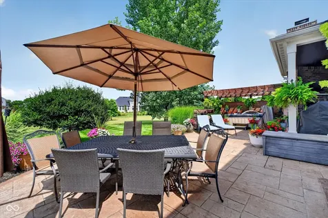2689 E High Grove Circle Zionsville IN 46077