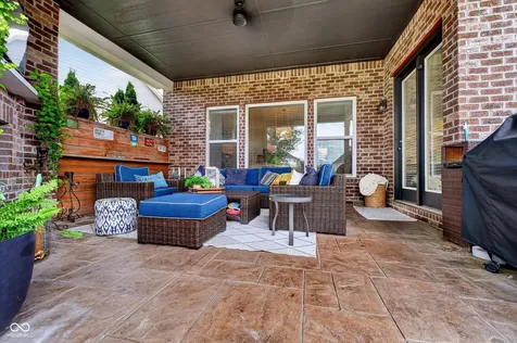 2689 E High Grove Circle Zionsville IN 46077