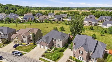 2689 E High Grove Circle Zionsville IN 46077