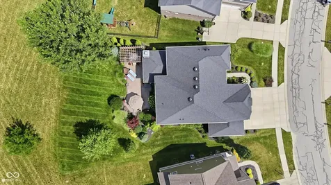 2689 E High Grove Circle Zionsville IN 46077