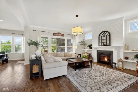 2689 E High Grove Circle Zionsville IN 46077