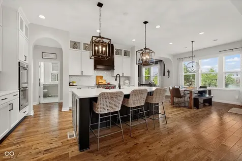 2689 E High Grove Circle Zionsville IN 46077