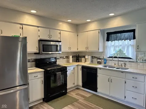 7811 Cannonade Drive Indianapolis IN 46217