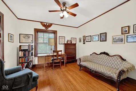 5548 Broadway Street Indianapolis IN 46220