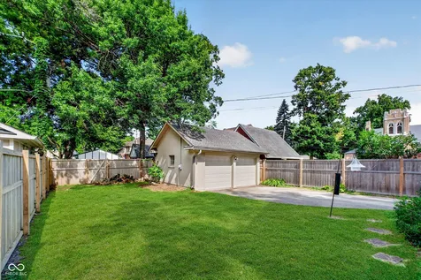 5548 Broadway Street Indianapolis IN 46220