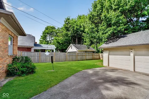 5548 Broadway Street Indianapolis IN 46220