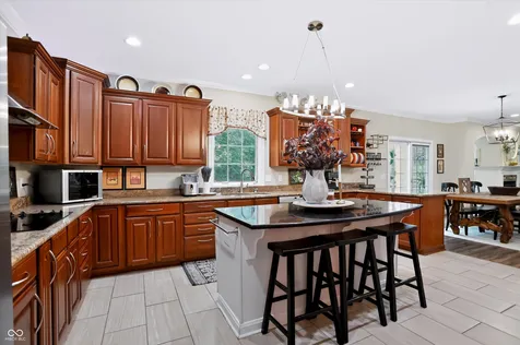 7441 Oakland Hills Drive Indianapolis IN 46236