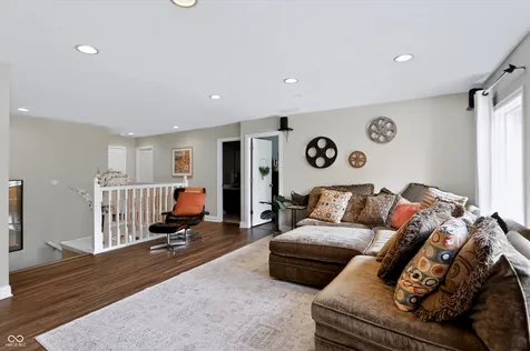 7441 Oakland Hills Drive Indianapolis IN 46236
