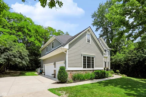 7441 Oakland Hills Drive Indianapolis IN 46236