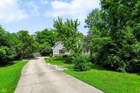 7441 Oakland Hills Drive Indianapolis IN 46236
