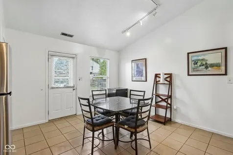 6641 Crestwell Lane Indianapolis IN 46268