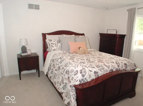 34 Riverview Court Greenfield IN 46140