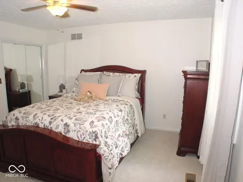 34 Riverview Court Greenfield IN 46140