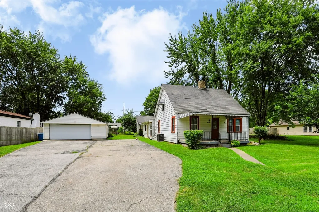 2726 S Lyons Avenue Indianapolis IN 46241