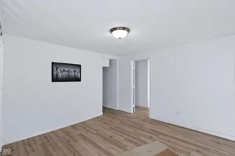 2726 S Lyons Avenue Indianapolis IN 46241