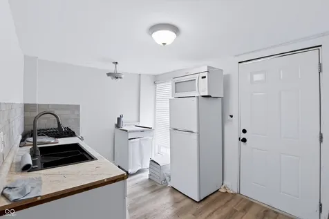 2726 S Lyons Avenue Indianapolis IN 46241