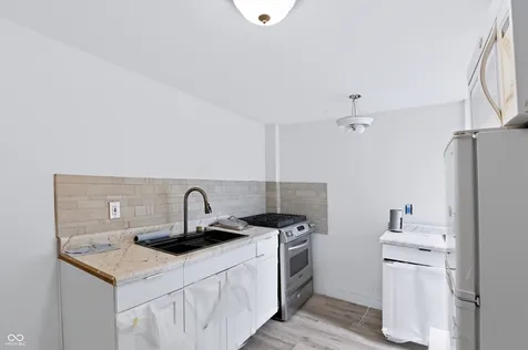 2726 S Lyons Avenue Indianapolis IN 46241