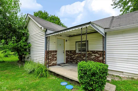 2726 S Lyons Avenue Indianapolis IN 46241