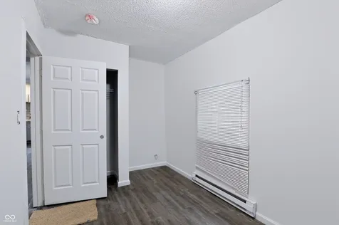 2726 S Lyons Avenue Indianapolis IN 46241